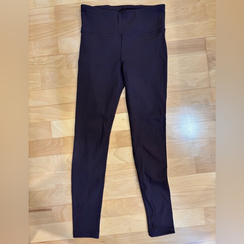 GAPfit Blackout Ribbed Workout Set - Picture 4 of 7